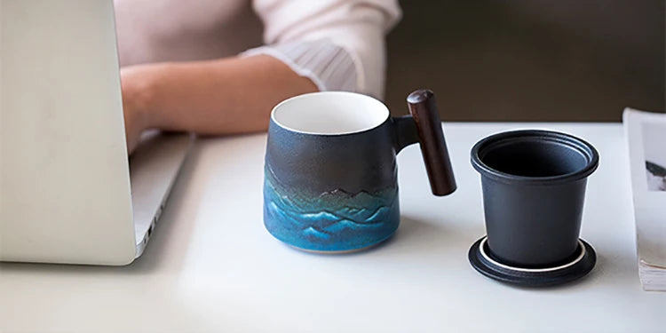 Beautiful Tea Mugs Ceramic Vintage Tea Coffee Cup Beer Large Mug with Infuser Lid Wooden Handle Tableware Personalized Gifts